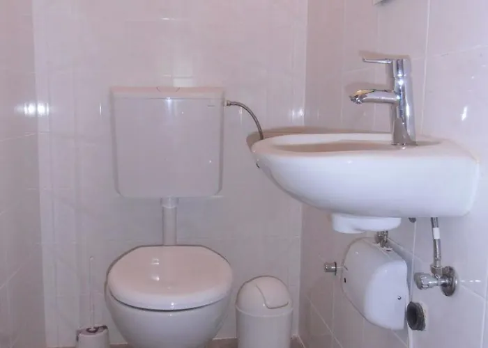 Oleandri A2 Mit Meerblickbalkon By Interhome