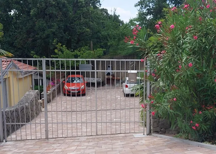 Daire Oleandri A2 Mit Meerblickbalkon By Interhome *